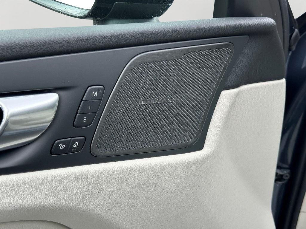 2026 Volvo XC60 Plug-In Hybrid T8 Ultra