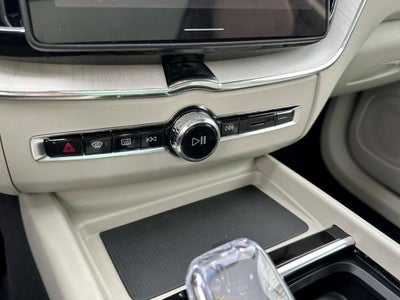 2026 Volvo XC60 Plug-In Hybrid T8 Ultra