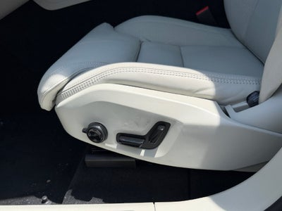 2026 Volvo XC60 Plug-In Hybrid T8 Ultra