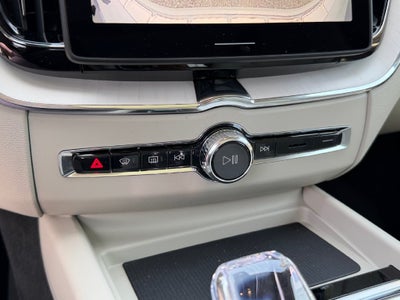2026 Volvo XC60 Plug-In Hybrid T8 Ultra