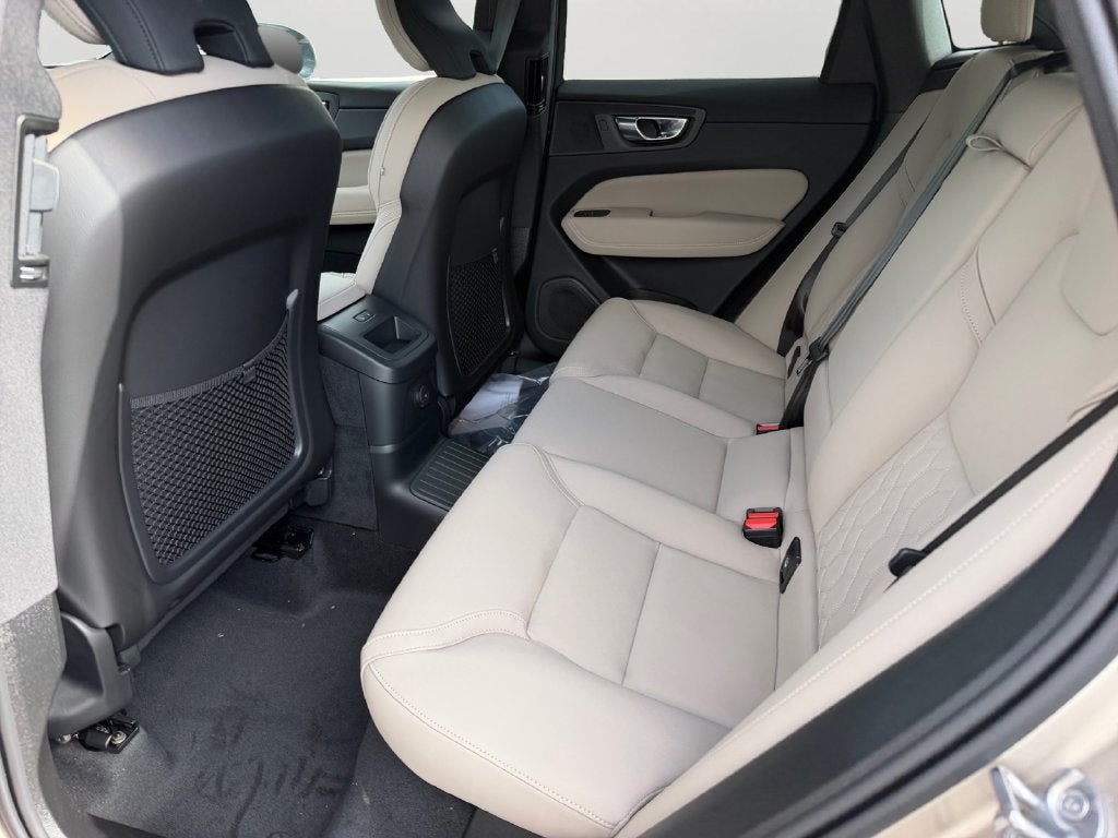 2027 Volvo XC60 Plug-In Hybrid T8 Plus
