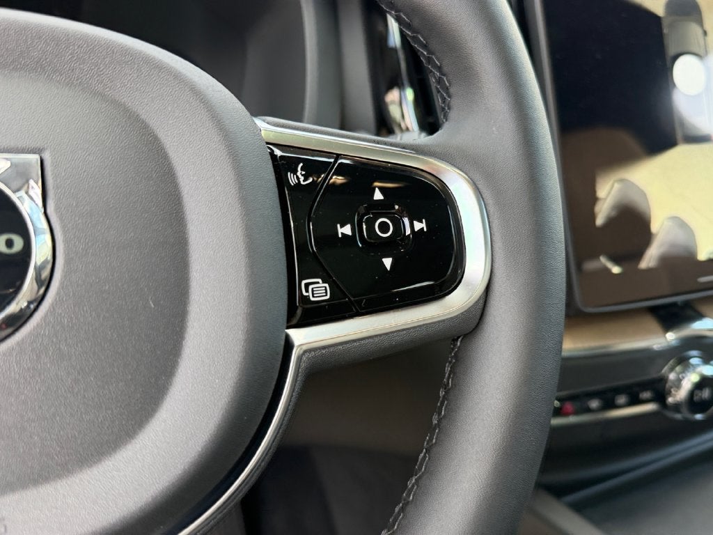 2027 Volvo XC60 Plug-In Hybrid T8 Plus