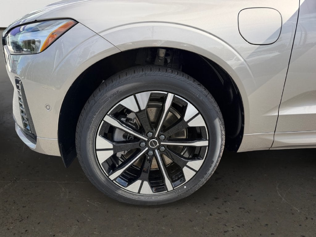 2027 Volvo XC60 Plug-In Hybrid T8 Plus