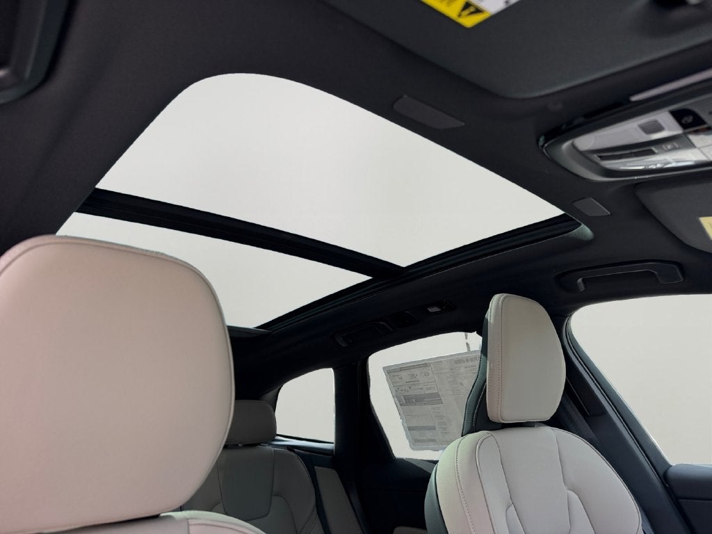 2027 Volvo XC60 Plug-In Hybrid T8 Plus