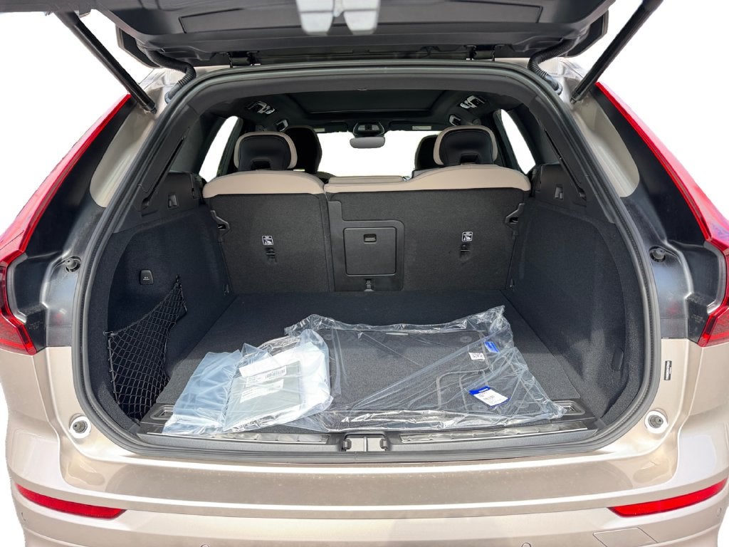 2027 Volvo XC60 Plug-In Hybrid T8 Plus