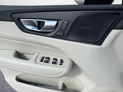 2027 Volvo XC60 Plug-In Hybrid T8 Ultra