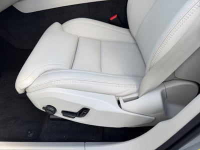 2027 Volvo XC60 Plug-In Hybrid T8 Ultra