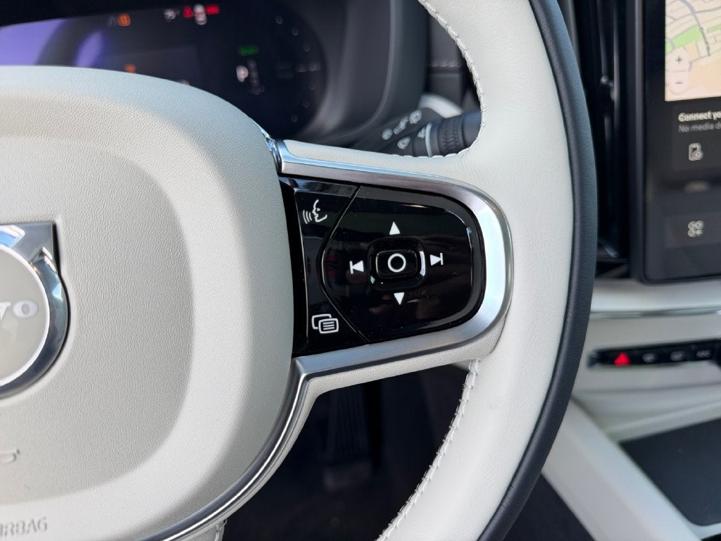 2027 Volvo XC60 Plug-In Hybrid T8 Ultra