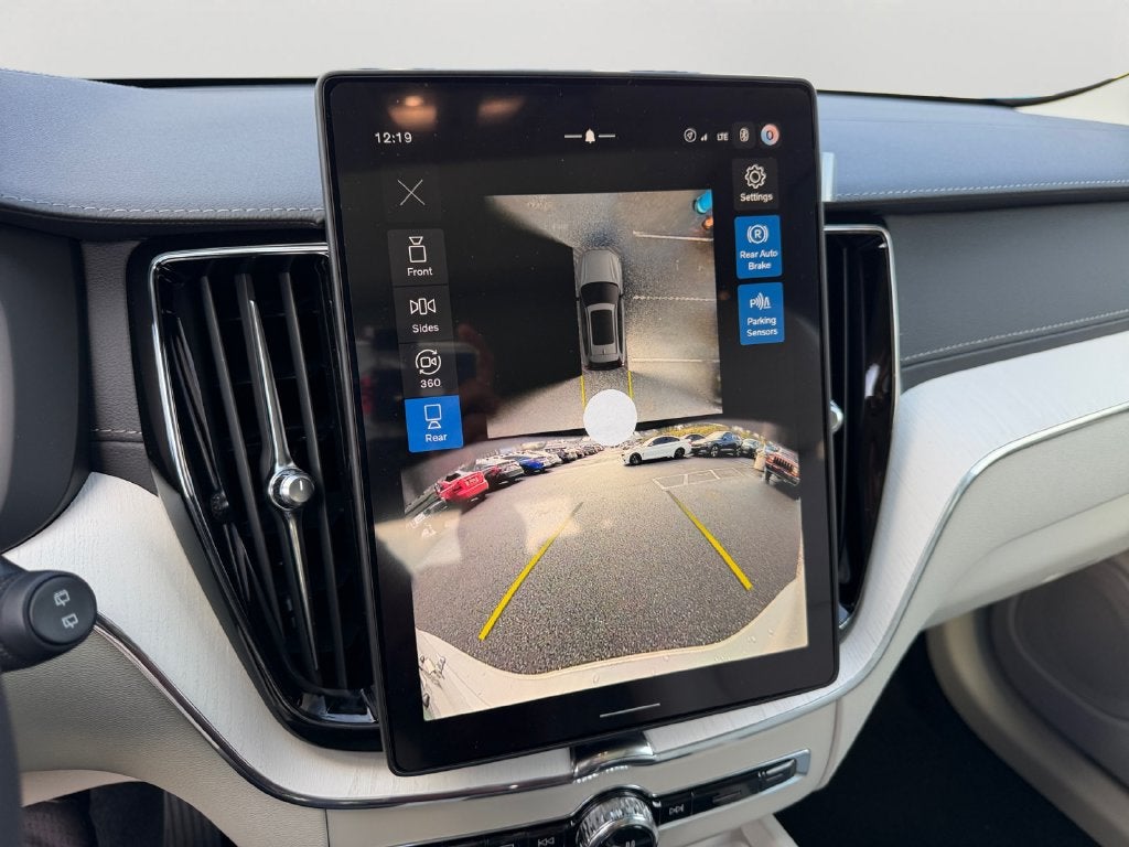 2027 Volvo XC60 Plug-In Hybrid T8 Ultra