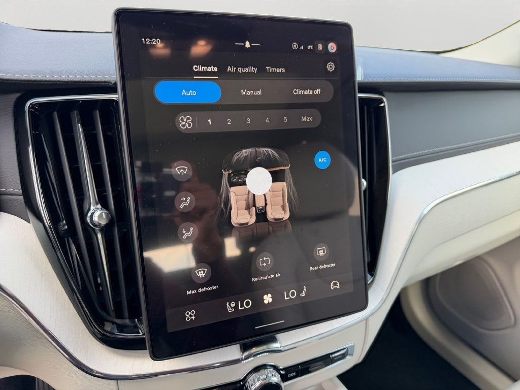 2027 Volvo XC60 Plug-In Hybrid T8 Ultra