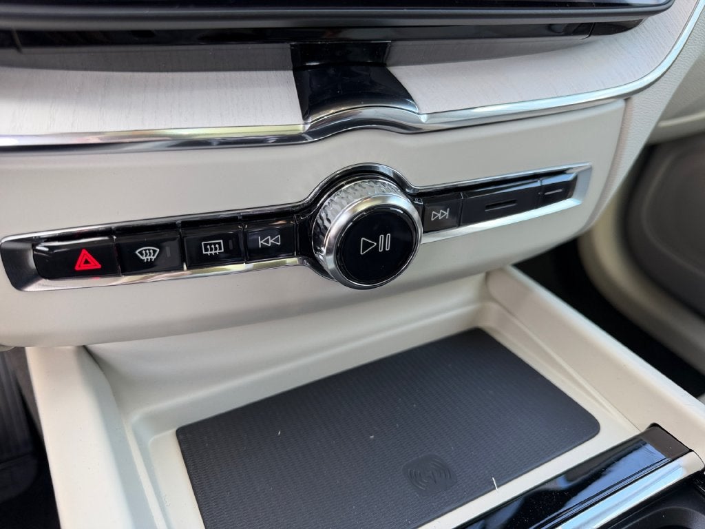 2027 Volvo XC60 Plug-In Hybrid T8 Ultra