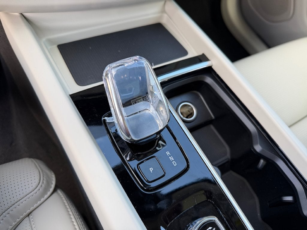 2027 Volvo XC60 Plug-In Hybrid T8 Ultra