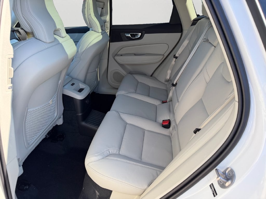 2027 Volvo XC60 Plug-In Hybrid T8 Ultra