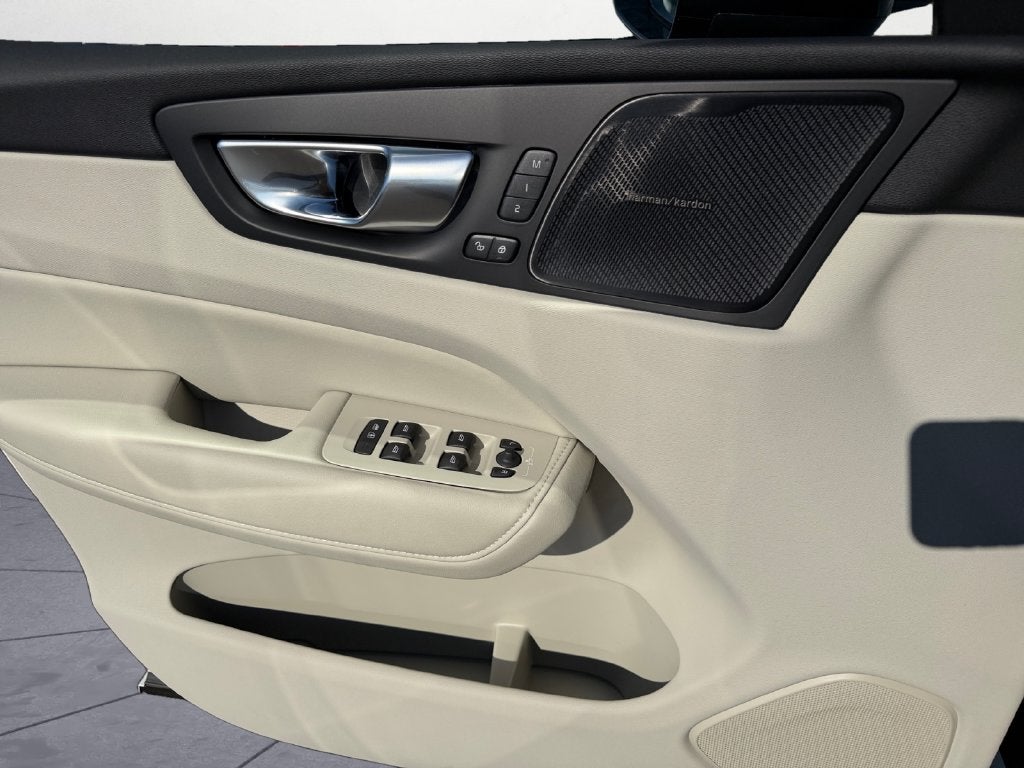 2027 Volvo XC60 Plug-In Hybrid T8 Ultra