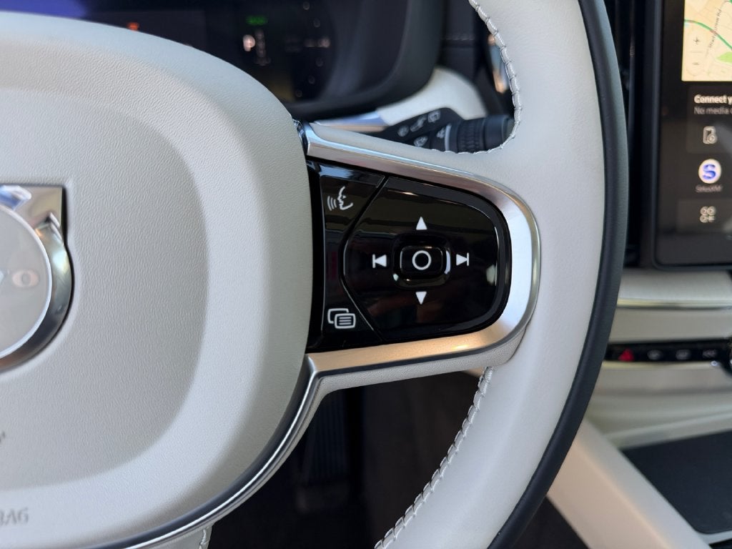 2027 Volvo XC60 Plug-In Hybrid T8 Ultra