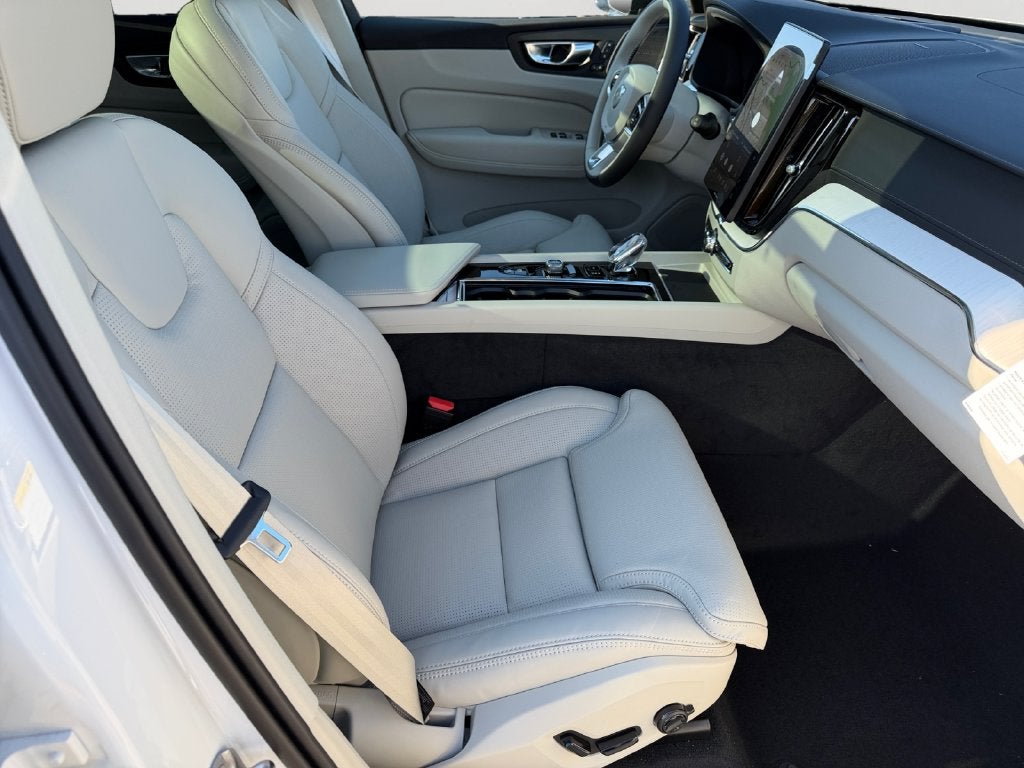 2027 Volvo XC60 Plug-In Hybrid T8 Ultra