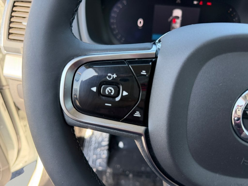 2024 Volvo XC90 B5 Core Volvo Certified