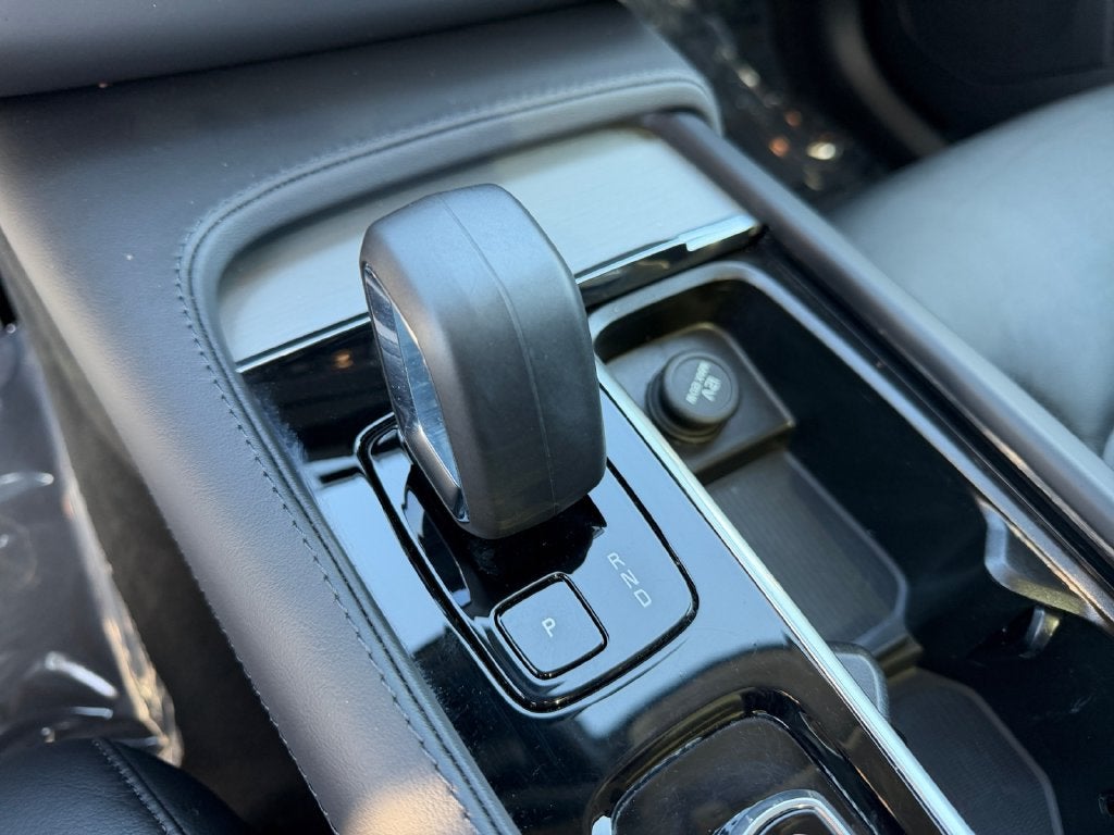 2024 Volvo XC90 B5 Core Volvo Certified