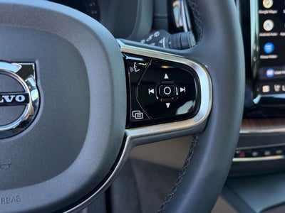 2023 Volvo XC60 B5 Ultimate Bright Theme