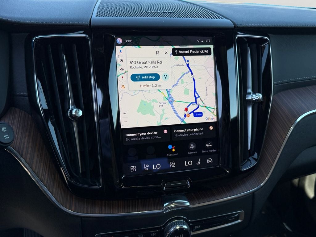 2023 Volvo XC60 B5 Ultimate Bright Theme