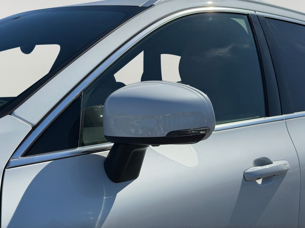 2023 Volvo XC60 B5 Ultimate Bright Theme