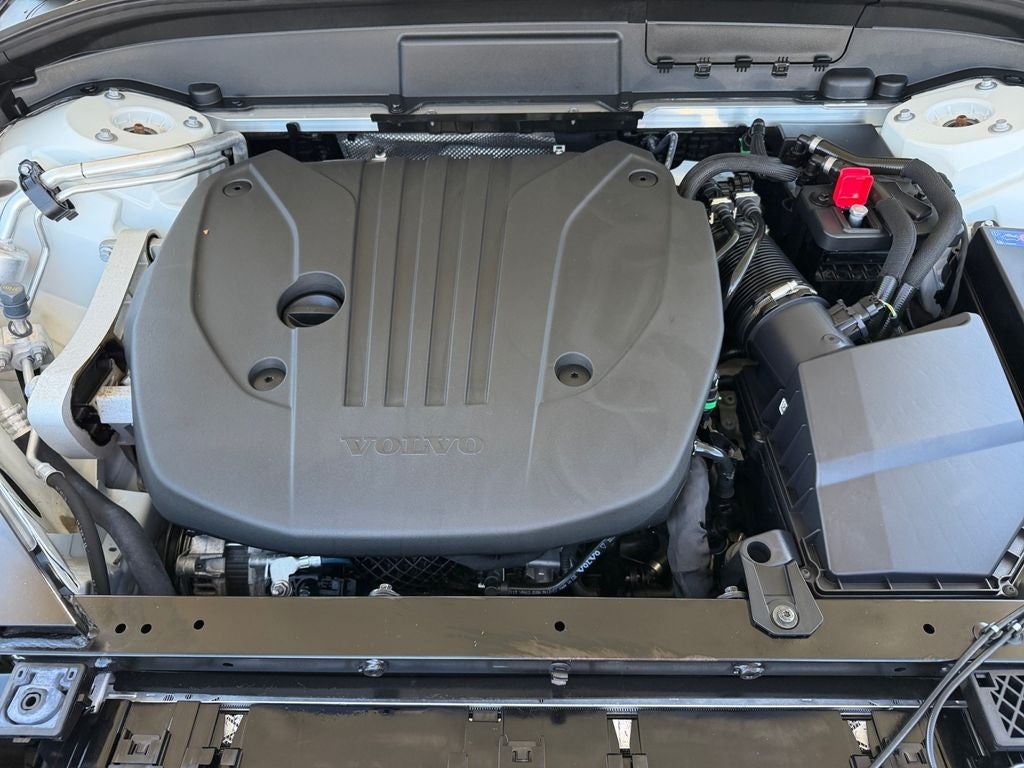 2023 Volvo XC60 B5 Ultimate Bright Theme