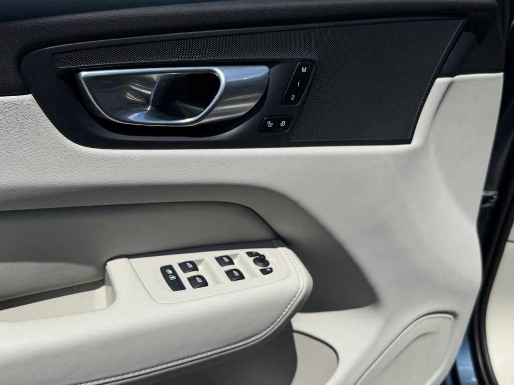 2024 Volvo XC60 B5 Plus Dark Theme Volvo Certified**Blond interior**