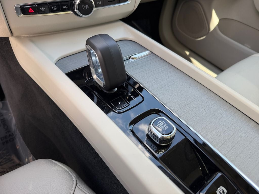 2024 Volvo XC60 B5 Plus Dark Theme Volvo Certified**Blond interior**
