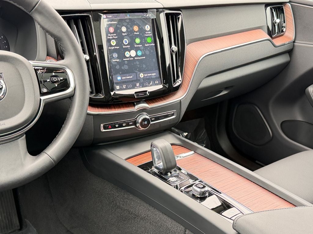 2024 Volvo XC60 B5 Plus Dark Theme
