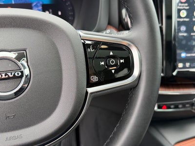 2024 Volvo XC60 B5 Plus Dark Theme