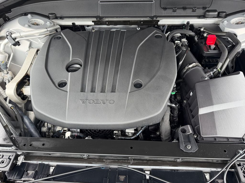 2024 Volvo XC60 B5 Plus Dark Theme