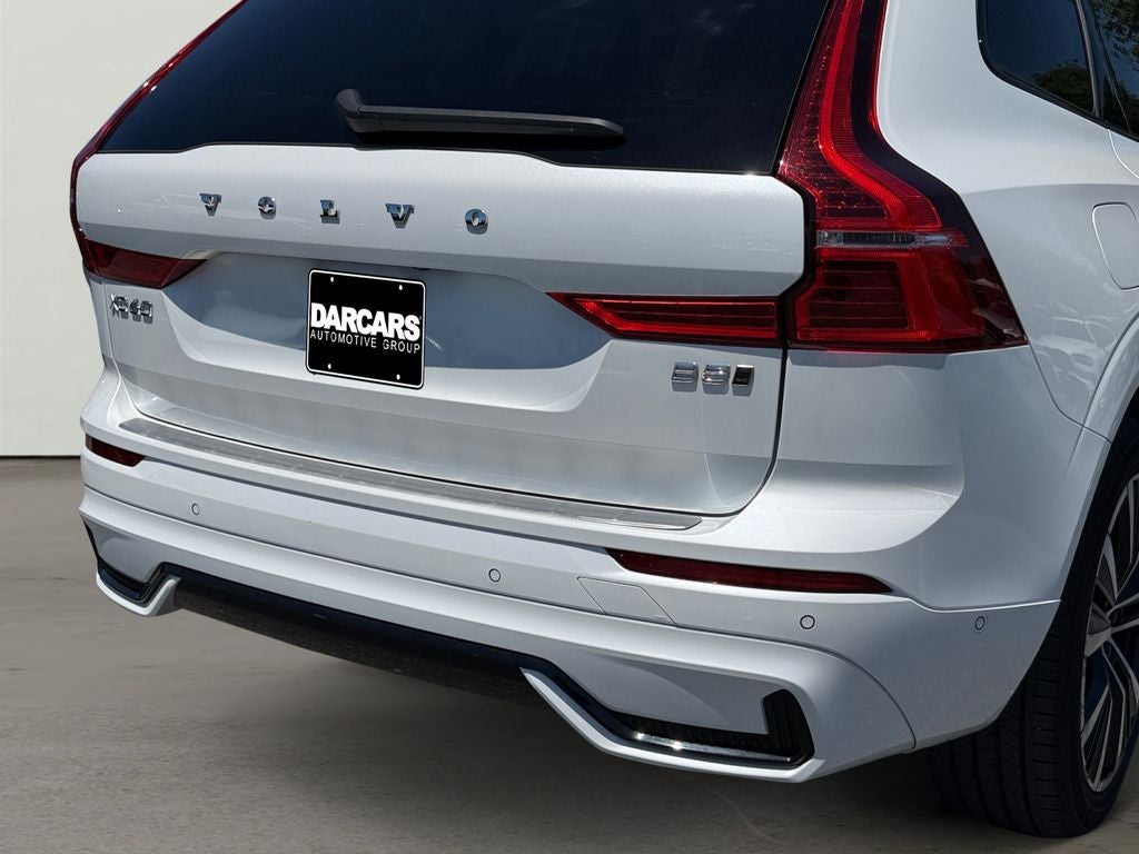 2023 Volvo XC60 B5 Plus Dark Theme