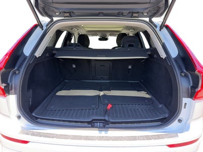2023 Volvo XC60 B5 Plus Dark Theme