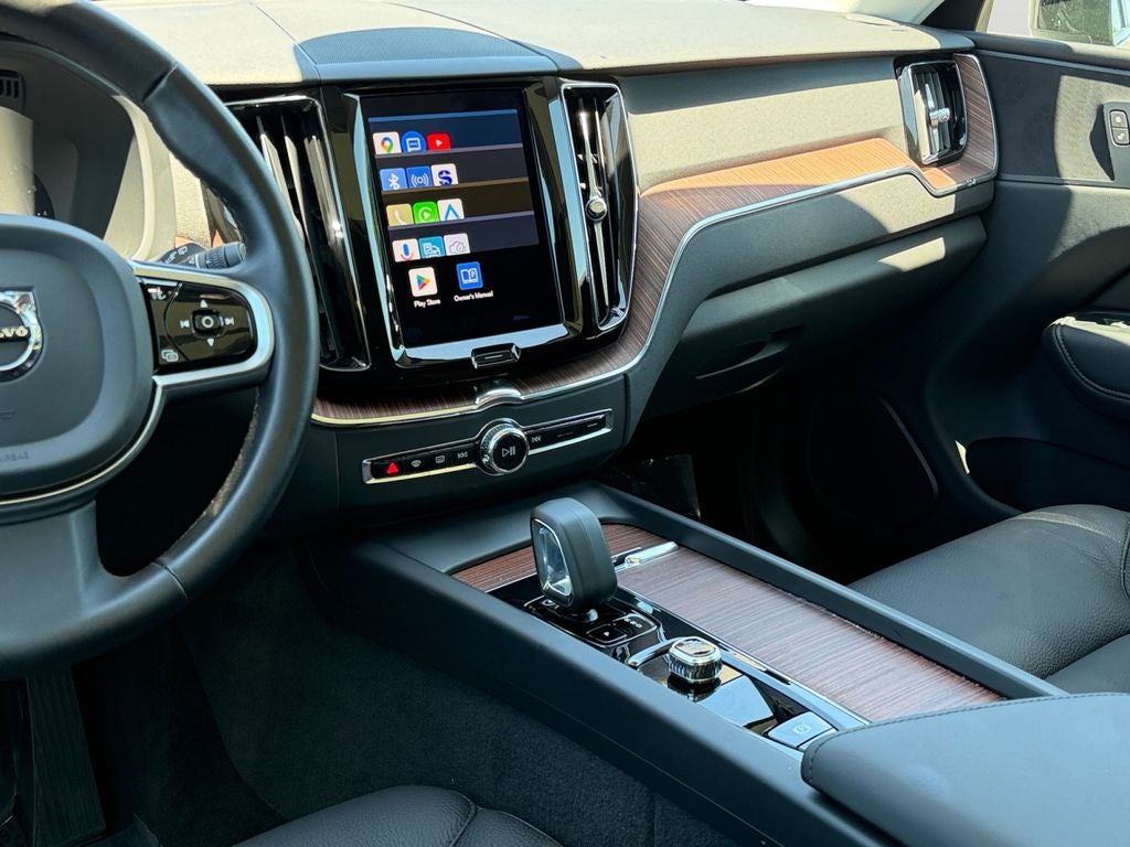 2023 Volvo XC60 B5 Plus Dark Theme