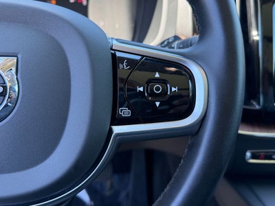 2023 Volvo XC60 B5 Plus Dark Theme