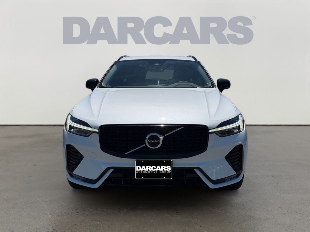2023 Volvo XC60 B5 Plus Dark Theme
