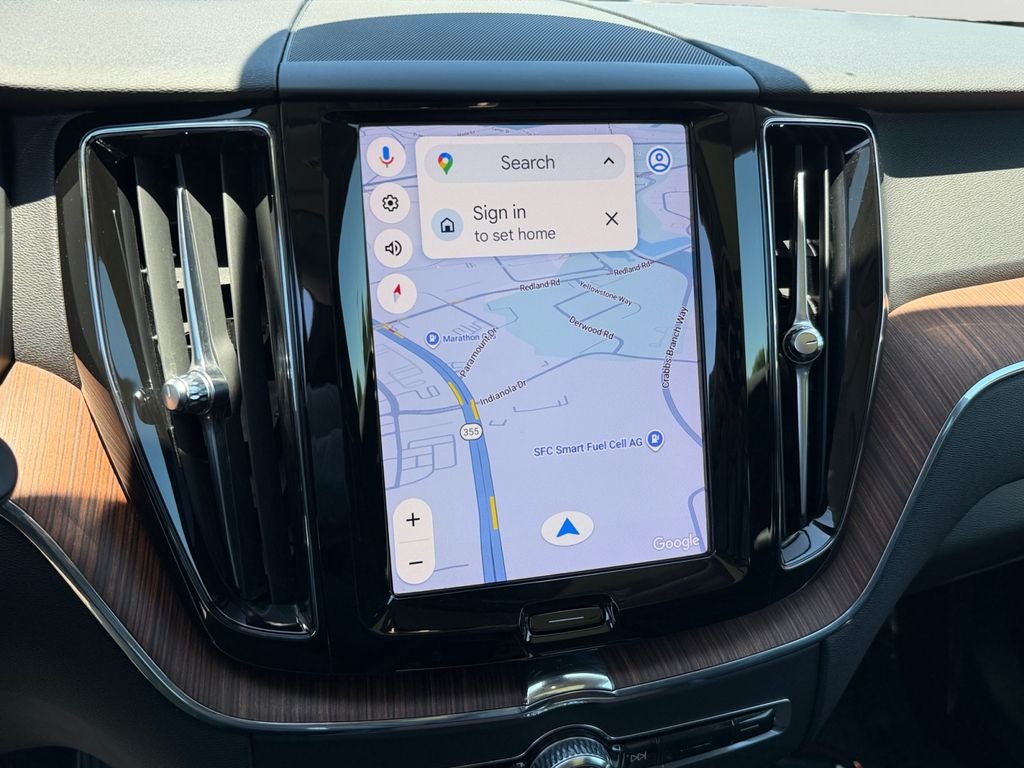 2023 Volvo XC60 B5 Plus Dark Theme