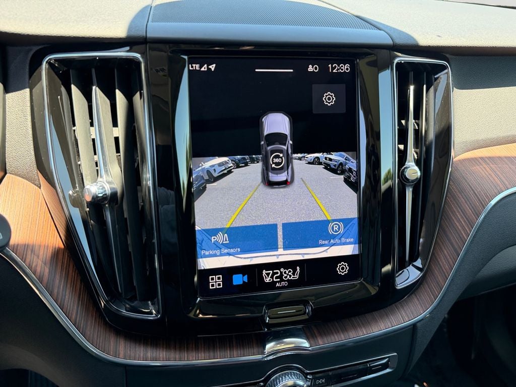 2023 Volvo XC60 B5 Plus Dark Theme
