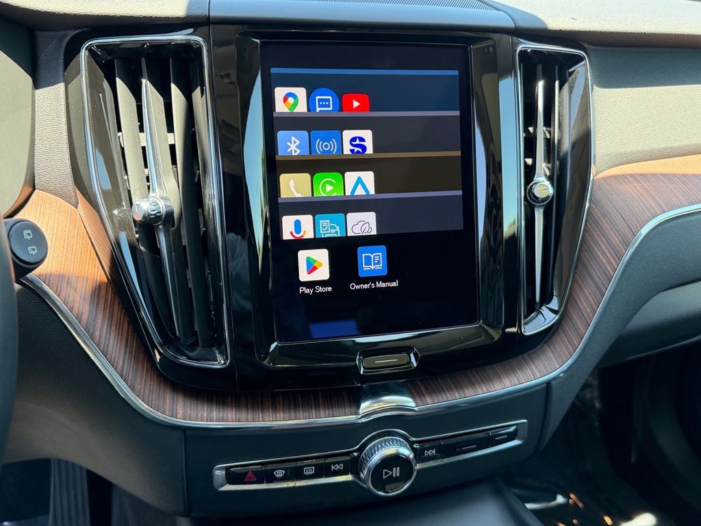 2023 Volvo XC60 B5 Plus Dark Theme