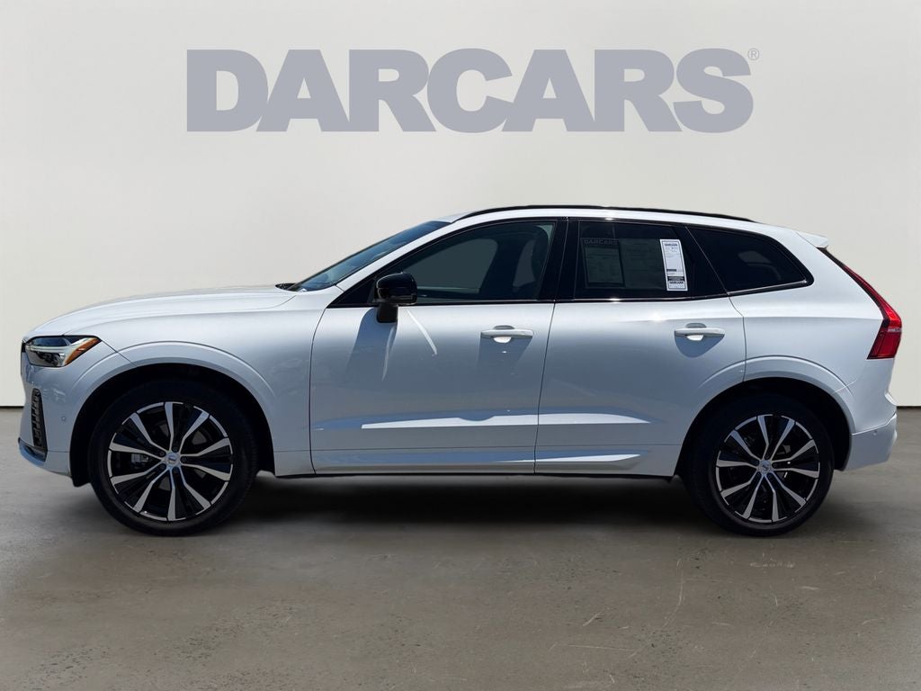 2023 Volvo XC60 B5 Plus Dark Theme