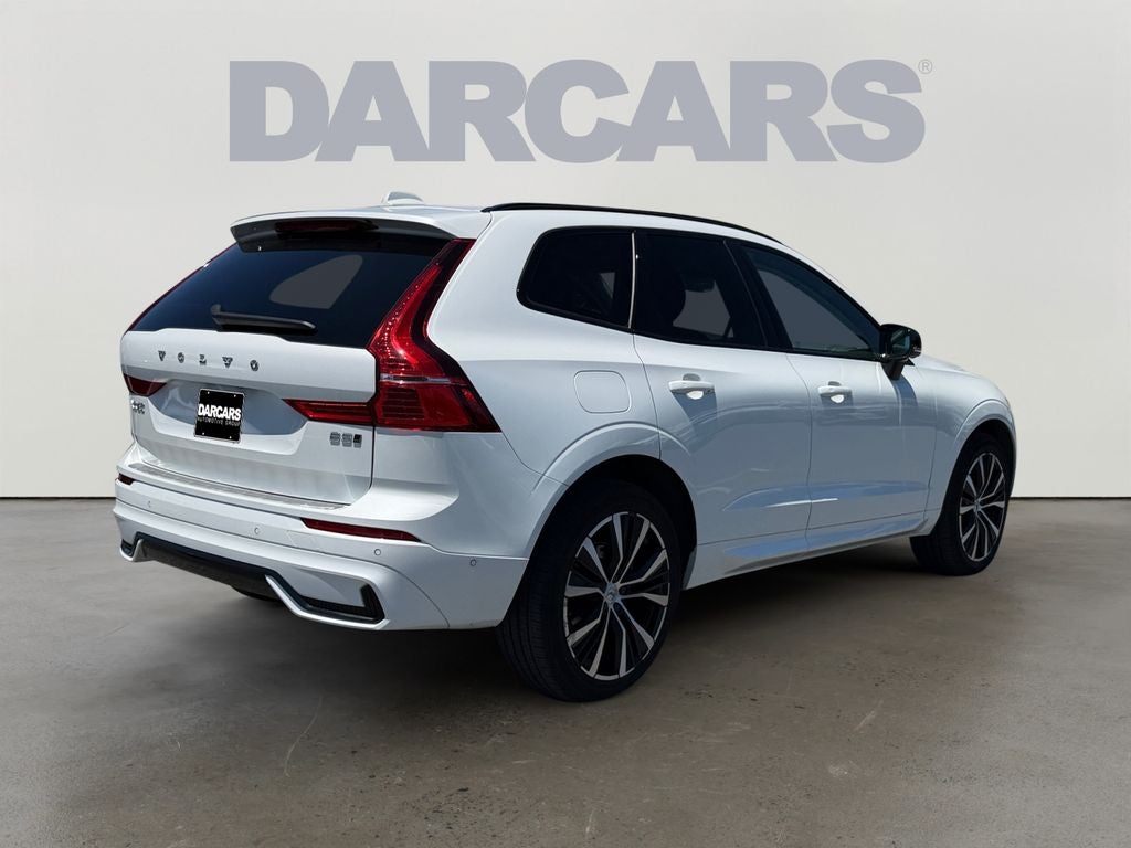 2023 Volvo XC60 B5 Plus Dark Theme