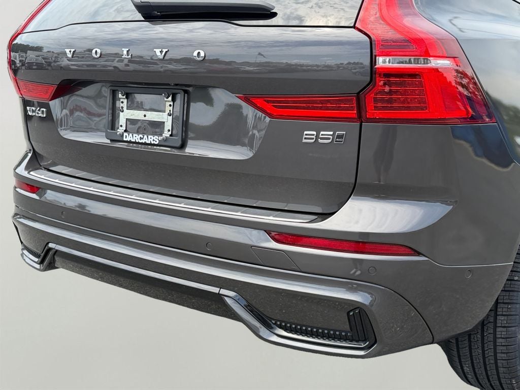 2024 Volvo XC60 B5 Plus Dark Theme