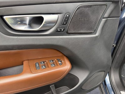 2023 Volvo XC60 B5 Plus Bright Theme