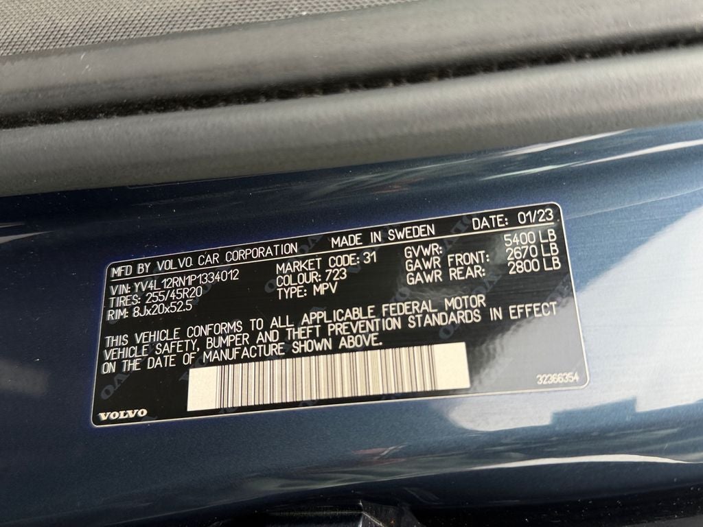 2023 Volvo XC60 B5 Plus Bright Theme