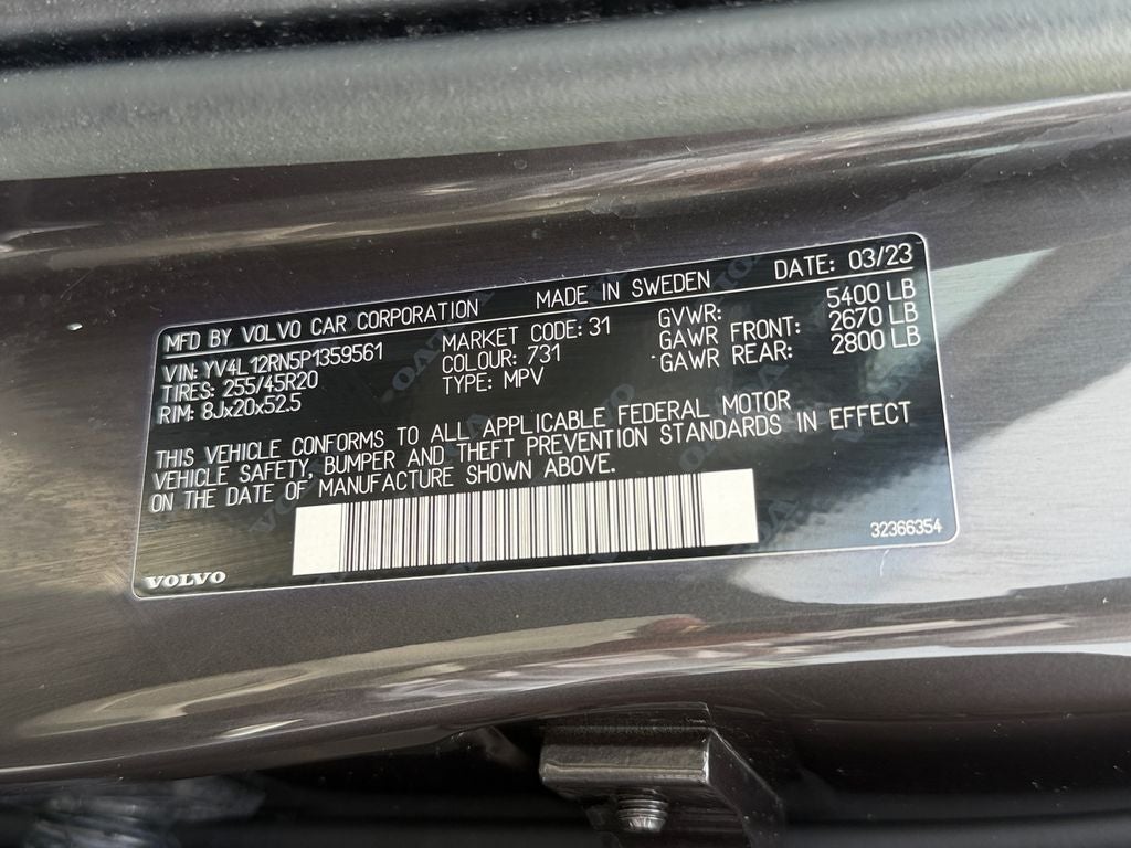 2023 Volvo XC60 B5 Plus Bright Theme