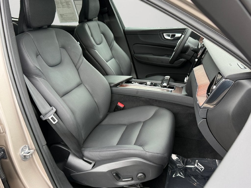 2023 Volvo XC60 B5 Plus Bright Theme Volvo Certified