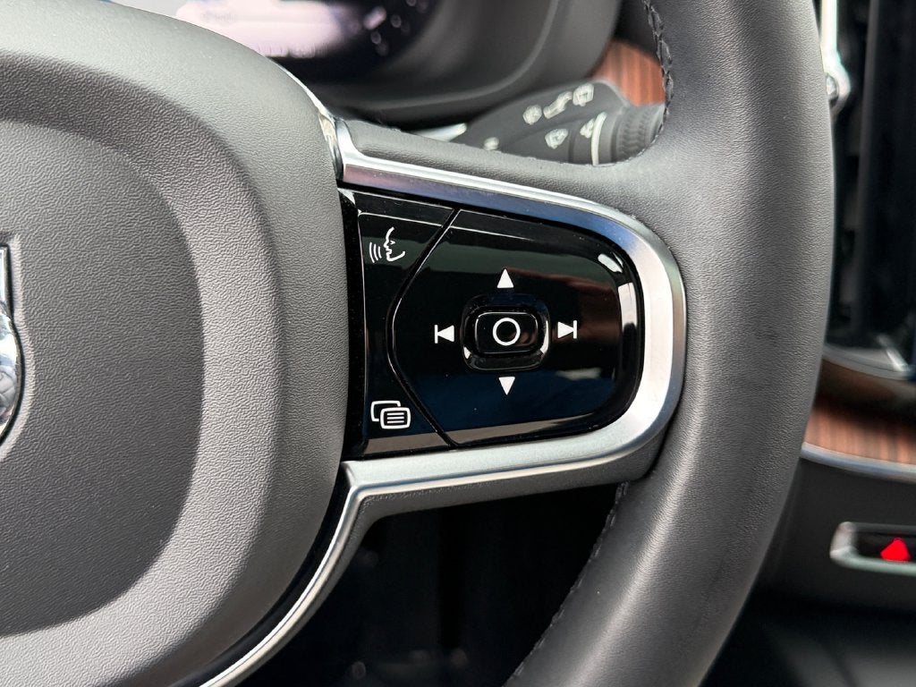 2023 Volvo XC60 B5 Plus Bright Theme Volvo Certified