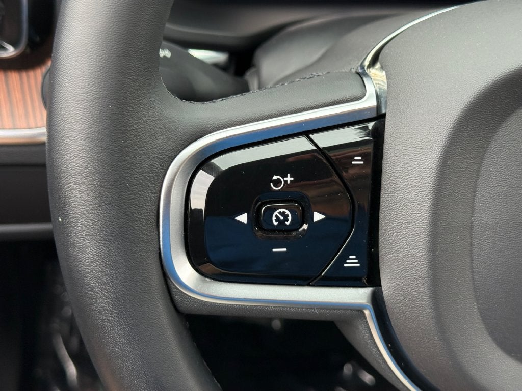2023 Volvo XC60 B5 Plus Bright Theme Volvo Certified
