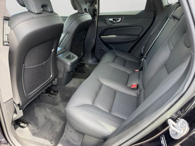 2023 Volvo XC60 B5 Plus Dark Theme