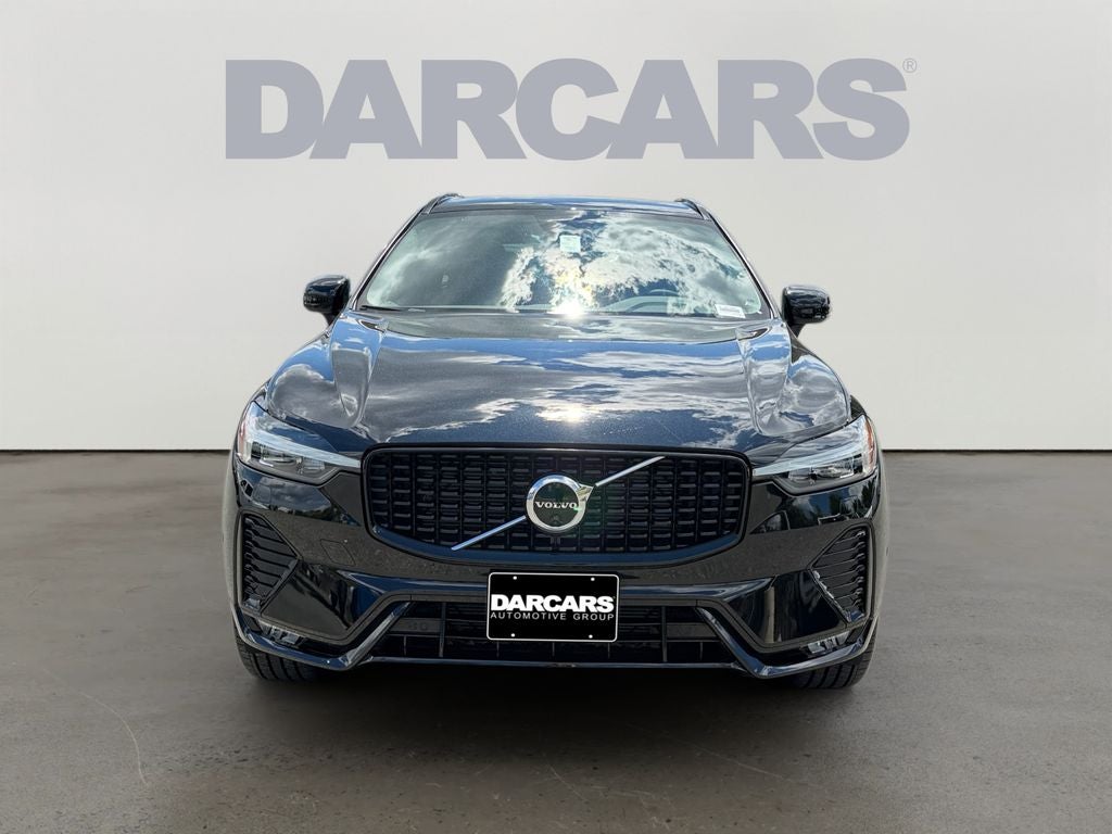 2023 Volvo XC60 B5 Plus Dark Theme